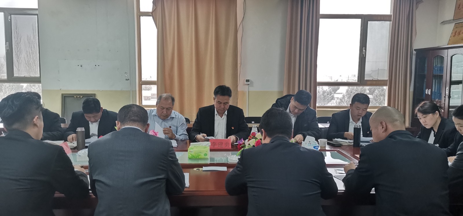 【基層動態(tài)】金塔盛地草業(yè)公司黨支部組織召開2022年度黨員組織生活會和民主評議黨員大會