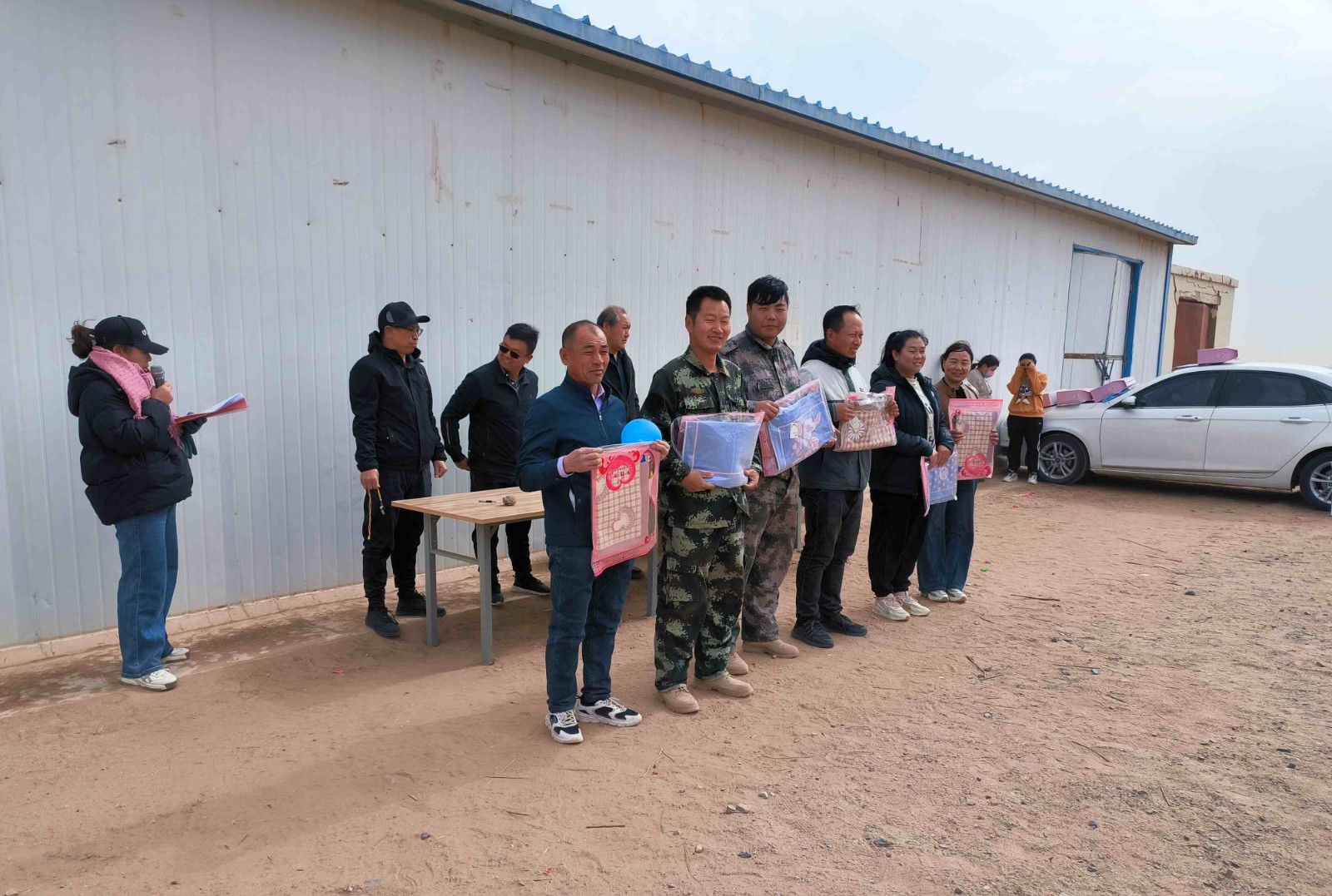 【基層動態(tài)】金塔盛地草業(yè)公司黨支部開展“五一”國際勞動節(jié)職工團(tuán)建活動